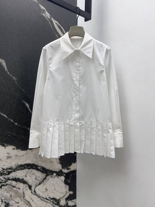 tb 25Ss 春夏新品学院风百褶长袖衬衫 定位杠条元素 压褶设计H版型百搭不挑人 可甜可盐休闲少女风 高品质精纺府绸纯棉质感舒适 3D立体剪裁版型上身遮肉显瘦