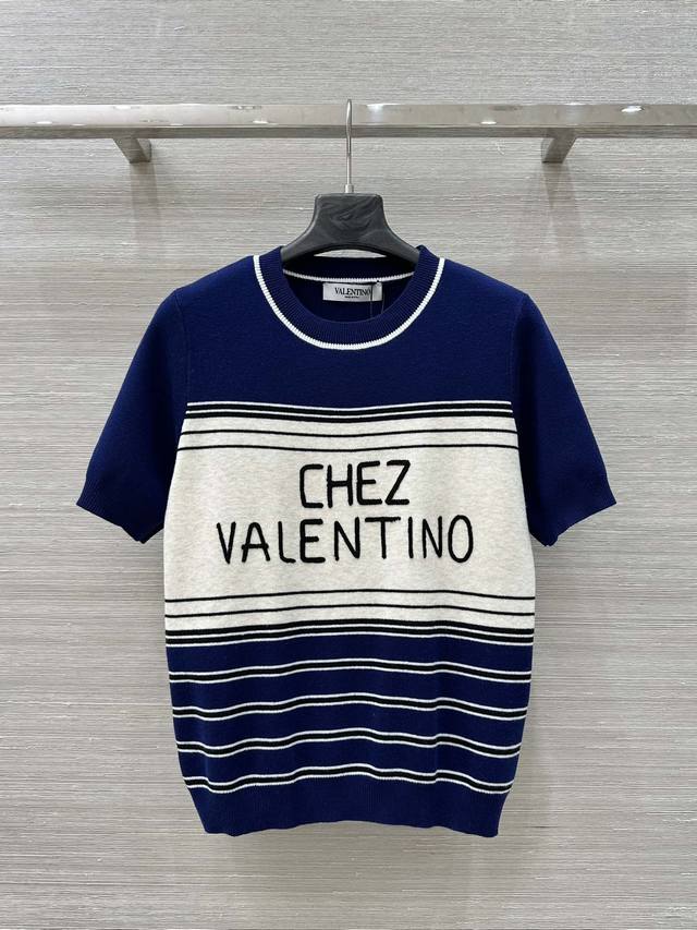 原单品质，独家首发 Val* 25春夏新品，条纹撞色针织短袖！定制Yb羊毛纱线织造 柔软舒适 洋气显瘦 圆领针织短袖剪裁 常规版型穿出慵懒休闲姿态 肩膀以上宝蓝