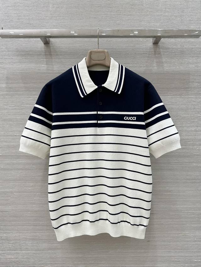 原单品质，独家首发 Gu* 25春夏新品，条纹撞色针织短袖！定制Yb全棉纱线织造 柔软舒适 洋气显瘦 翻领Polo针织短袖剪裁 常规版型穿出慵懒休闲姿态 肩膀以