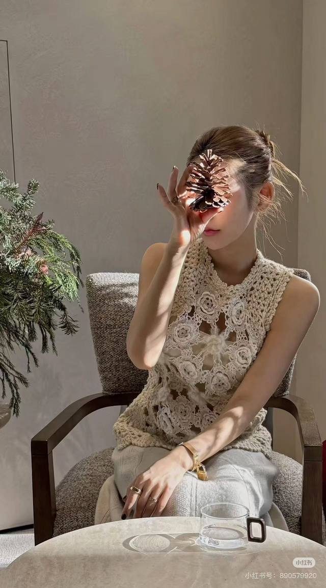sw 25Ss羊毛拼接立体钩花背心 温柔的重工织物 藏不住的美丽心情 惊艳的艺术品 Sml，