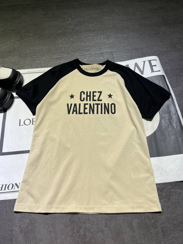 pp 原版开发Valentin* 25Ss春夏新款 字母印花撞色圆领短袖T恤丨独家Yb开发！高版出品！男女同款 采用百分百纯棉面料 亲肤柔软 简约而不失个性。醒