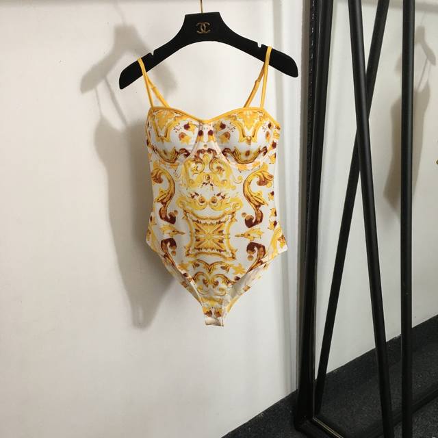 款号 5235 Dg*新款 复古花纹印花吊带连体泳衣，黄色，S-Xl，