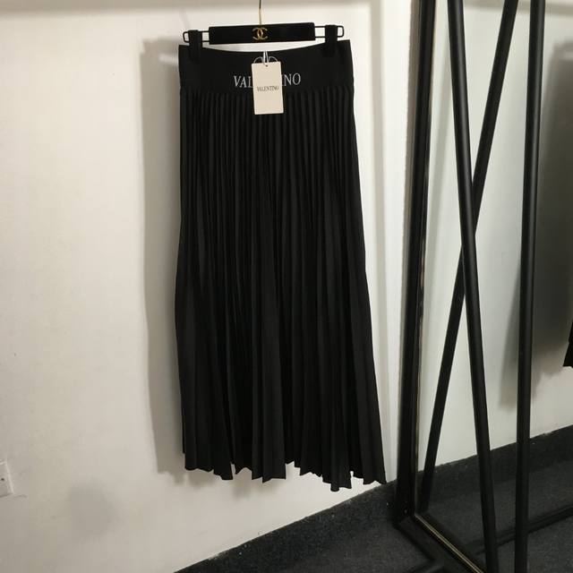 款号20252727 Valentin*新款 字母织带高腰百褶半裙，黑色，蓝色，紫色，S-Xl， M码；腰围68弹力，长94