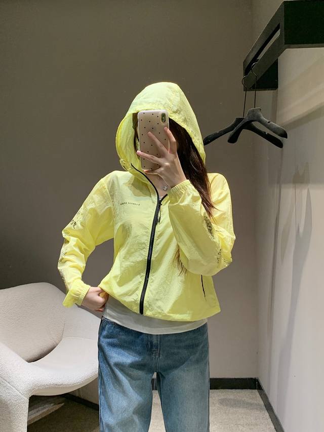 chorme Heart* 25Ss春夏新款 印花防晒连帽外套丨独家高版出品！精致印花凸显品牌高级感 丰富视觉效果 抽绳下摆设计 多种穿搭 点亮格调 增添工装休