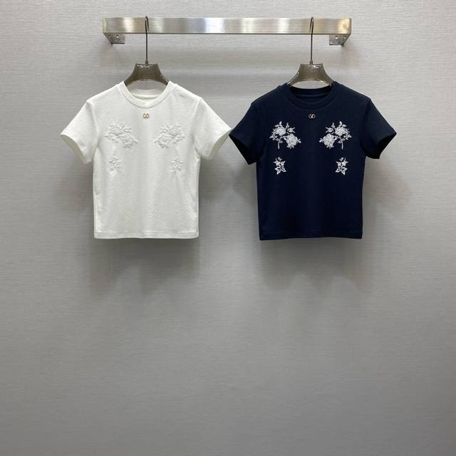 va*25Ss 精致圆领重工定位绣花减龄短款T，高级面料，颜色:图片2色，面料：精纺棉面料 Smlxl