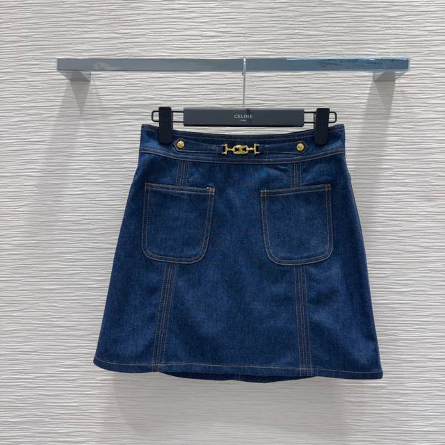 celin* 205Ss新款，高版系列出品~超时髦新款丹宁牛仔 个性色调上身又酷又飒爽 纹理细腻，棉感自然，既有筋骨感又不失柔软，超级漂亮！细节做工超级好，新品