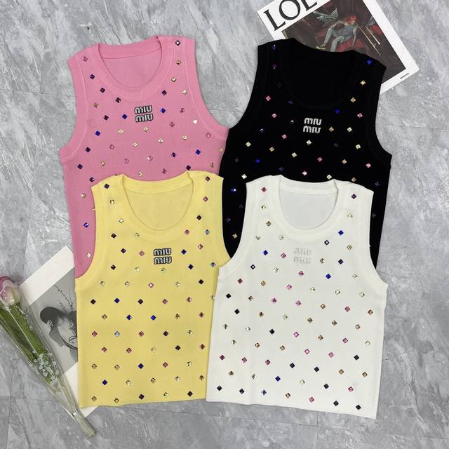 miumi*春夏新款圆领针织背心 贴身弧形设计超遮副乳满身烫钻工艺 超重工亮眼又吸睛