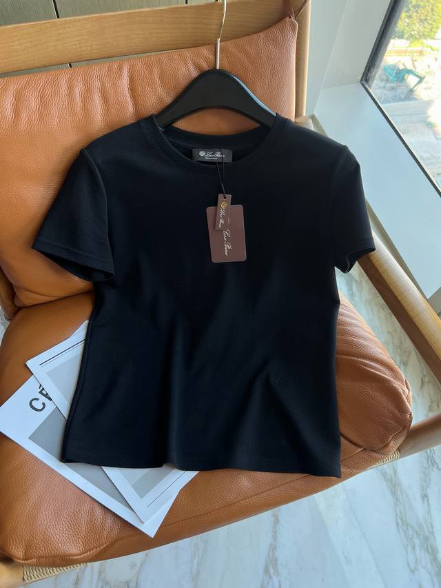 春夏更新-Lp极简T 100%棉 Loropiana超火的一个品牌 简约而不简单的T．超百搭 柔软透气干爽．舒适 T恤是夏天必不可少的单品 S-Xl 黑色 军绿
