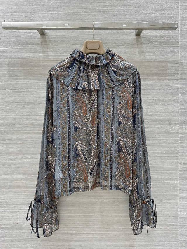独家首发，原单品质 Slp* 25S新品，腰果花荷叶边花瓣领衬衫！飘逸垂坠顺紆材质，高级色系古典印花！荷叶花边设计气质优雅。经典宽松版型百搭不挑人上身，完美做工
