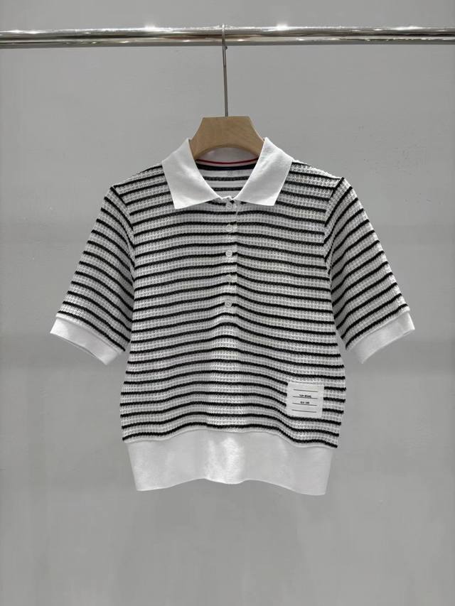 上衣 短裤 上新 1:1品质 Thom Browne 2025春夏新款 Polo领黑白条纹针织短袖上衣 码数：Sml