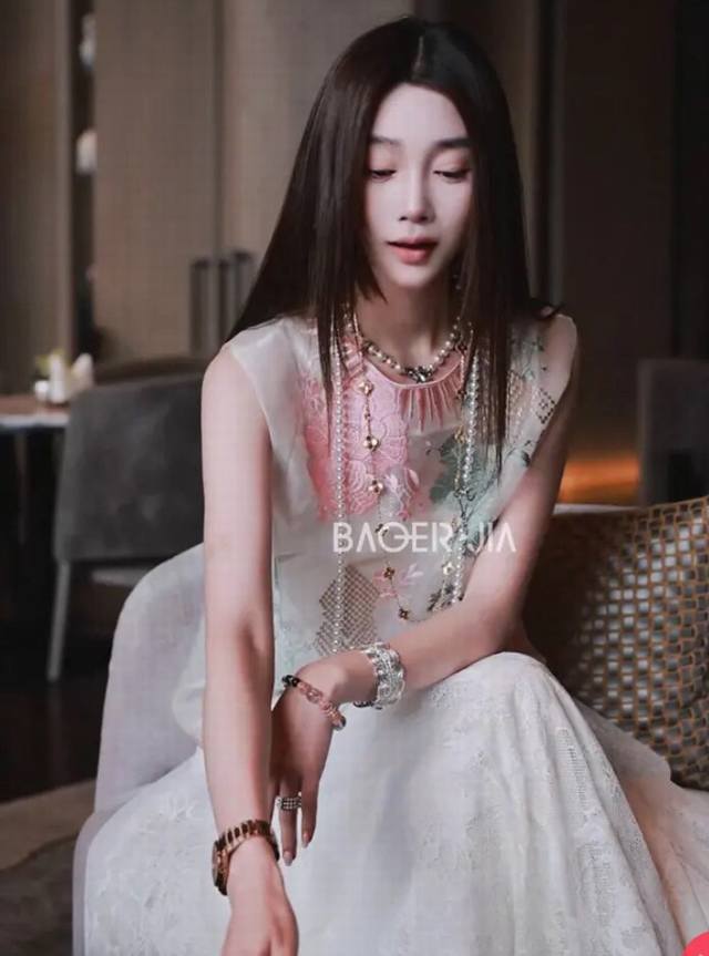 上新网红爆款真丝欧根纱马甲，四色四码现货，Smlxl