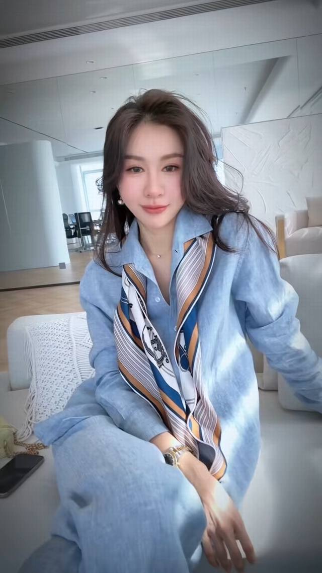 高级版大量出货重磅极简松弛感拉满的亚麻套装 宽松衬衣+随性治愈系麻裤套装 夏天穿很合适的套装 无麻不夏天自带呼吸感的亚麻材质 随便一套一穿就散发着几分“文艺贵”