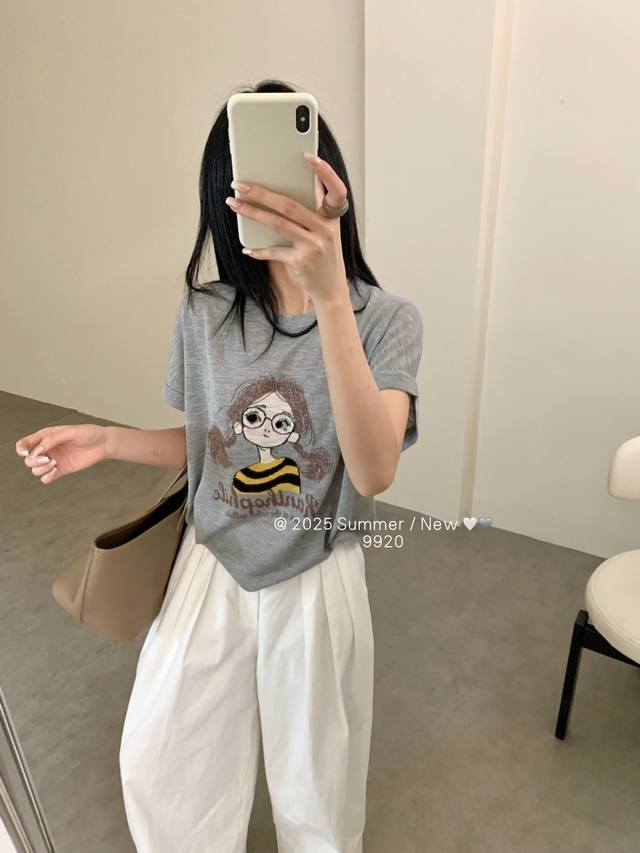 小女孩圆领飞机袖