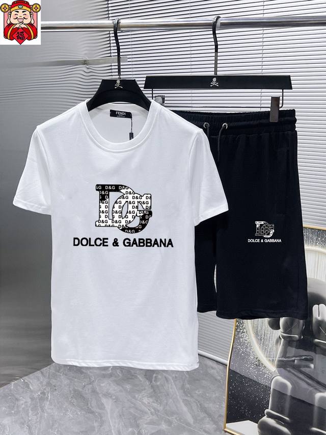 直 品牌 D&G杜嘉班纳 2025新款男士短袖短裤套装！官网同步销售！市面高端版本！手感细腻柔软！让你穿着更加舒适！立体裁剪版型超赞！尺码:M-5Xl 下单请报