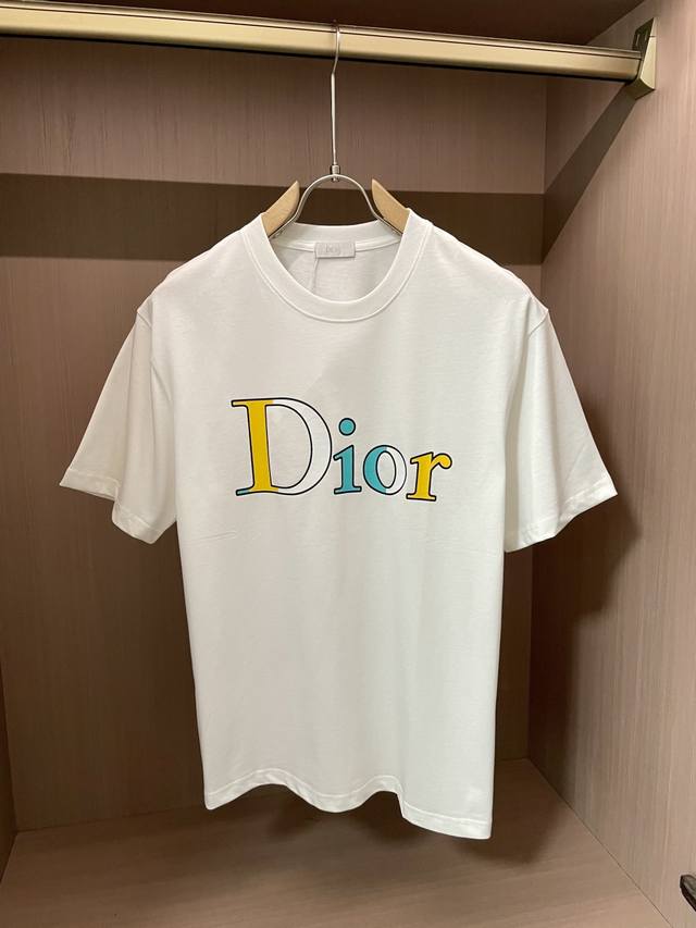 dior 官网同款 官网同款 官网同款 重磅推荐！2025Ss夏装新品 专柜在售 最新系列图案Logo短袖T恤 必须人手一件的节奏！进口顶极精梳棉面料，极为亲肤