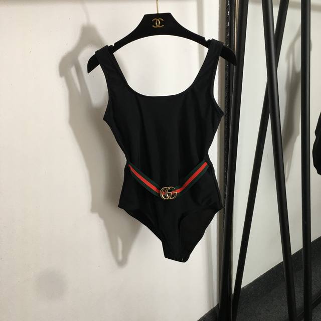 款号20252814 Gucc*新款 Gg腰带拼接吊带连体泳衣，黑色，S-Xl，
