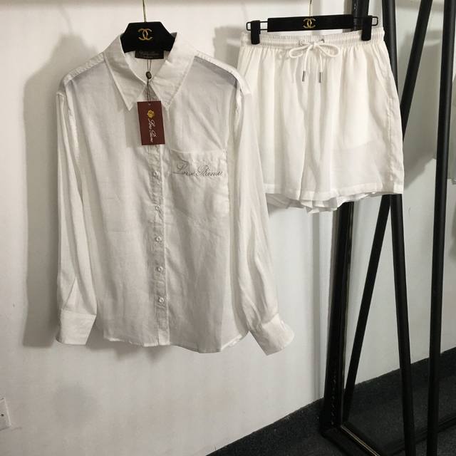 款号20252805 Loro Piana Lp新款亚麻套装，简约Logo刺绣口袋清凉夏季透气长袖衬衣+休闲短裤，白色，蓝色，粉红色，红色，咖啡色，Sml， M