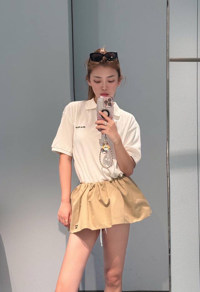 miumi* 25Ss春夏新款 知识分子风花苞蓬蓬超短半裙丨独家高版出品！定制进口斜纹纯棉面料挺阔有型。双层工艺三角内裤设计，抽绳松紧腰版型上身绝绝子！复古风甜
