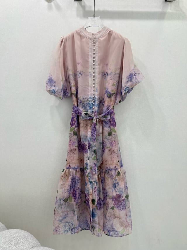 zimmerman*兹 默曼 25新款宫廷风时尚郁金香花朵印花连衣裙、时尚小立领印花设计 搭配本布立体腰带 腰身褶皱勾勒腰线 美观大方、面料采用舒适透气的纯棉材
