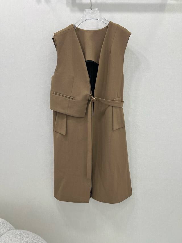 jilsande* 25新款两件套外套 定制Yb进口材质 质感光泽 高级舒适 免烫工艺处理 垂顺不易皱 裁剪流畅 袖口条纹衬布外翻 简约复古 格调尽显 宽松廓形