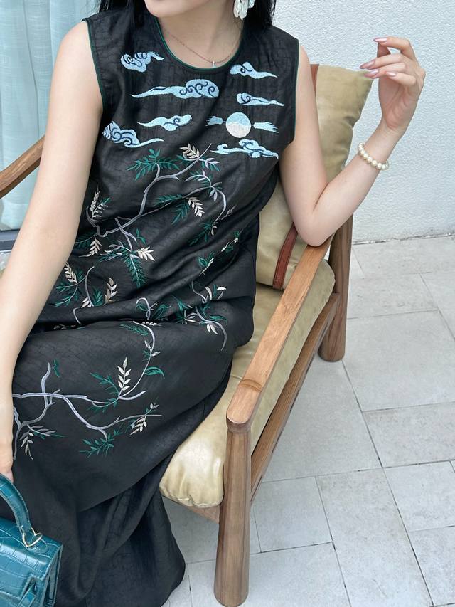 重工真丝香云纱龟裂刺绣背心上衣，S Xl