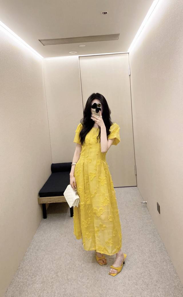 实拍经典简约名媛气质连衣裙提花连衣裙 时尚舒适不挑人，上身美美美~大爆款， Sml X L