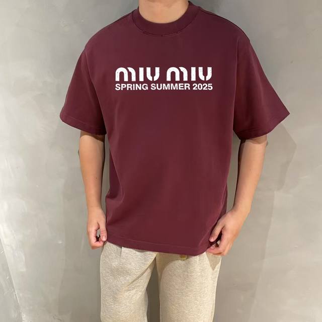 缪缪 Miu Miu 25Ss 大师亲手设计潮牌新品印花圆领短袖T恤 夏季最新砖柜同步 Os落肩版型 300克重全棉 时尚又个性 超级百搭好看的一款 男女都非常