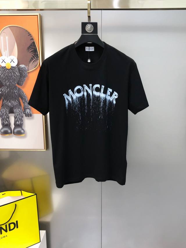 m*Ncler 蒙口2025春夏新款原单男士圆领短袖T恤 专柜同步售卖 高端品质 高版本 Os版型阔版 爆款印胶印花字母Logo袖上胶标设计 定制进口双股100