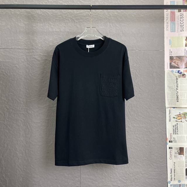 a97 Loewe罗意威 采用300足克面料 25新款 口袋刺绣 宽松版型 男女同款短袖 独家专供新款原单休闲短袖 高端定制 高版本 时尚百搭爆款 进口面料 手