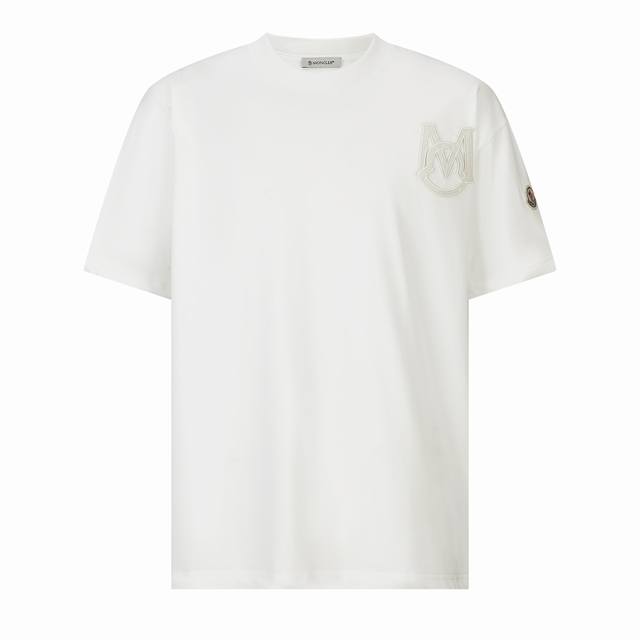 原版开发 顶级版本』 Moncler 蒙口刺绣章仔标识短袖 面料：采用20支平纹面料，面料克左220克，面料布匹洗水固定版型与固色。螺纹搭配1*1双纱螺纹260