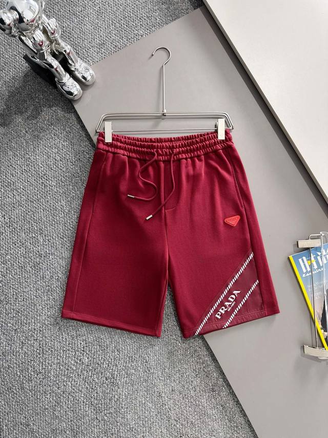 套装款！Prada 普拉达 2025新款 轻奢主义 梭织拼接 定制三角章Logo 男女日常通勤穿搭必备 休闲短裤 定制毛圈面料 腰标吊牌洗水唛三标齐全 颜色：红