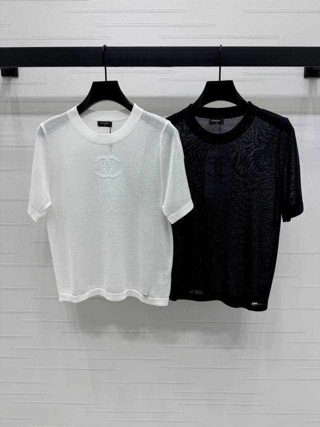 上新原单高端品质 Chane* 2025春夏最新系列！透视珠片圆领针织短袖！定制天丝纱线织造 质地轻薄 凉爽亲肤 圆领短袖上衣 通体微微透视加珠片点缀增添性感魅