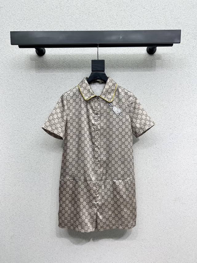 g家走秀款连体裤 上身非常飒爽 干净有品 提气质~~完全按照高定成衣水准 一眼爱上 气质Mm必入单品 高品质 尺码Sml