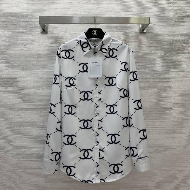 款号D24122034 Chane*新款 菱格双C字母印花宽松休闲系扣翻领P衬衣！黑色、白色、 M码：胸围98，袖长62，衣长74