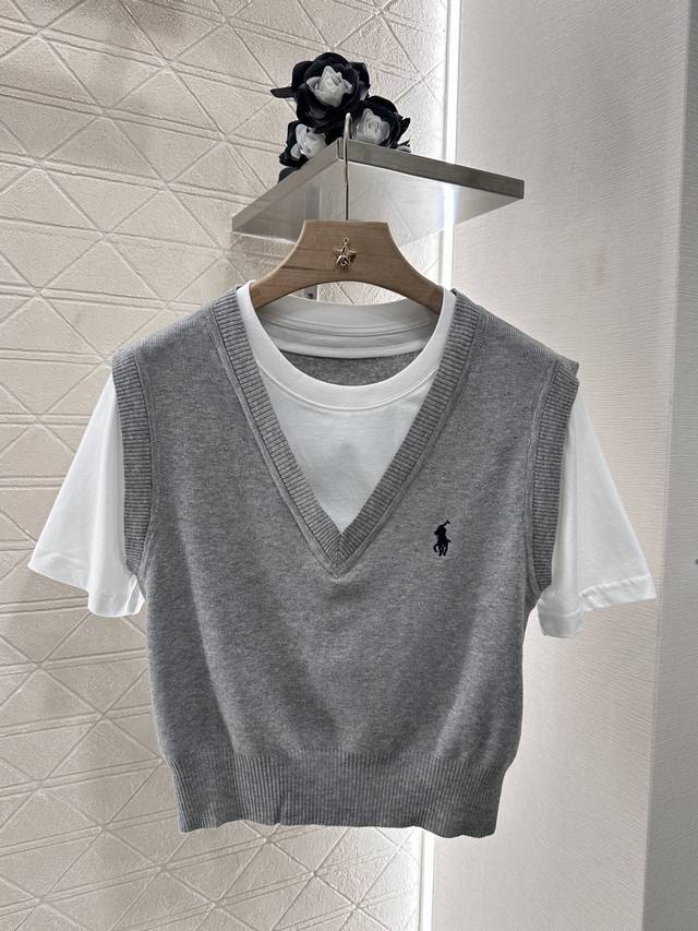 ralph Lauren*2025新品上架 撞色假两件针织上衣 定制Yb全棉纱线织造 舒适软糯 弹力十足 圆领短袖内衬V领针织背心 打造假两件版型 内里于领口袖