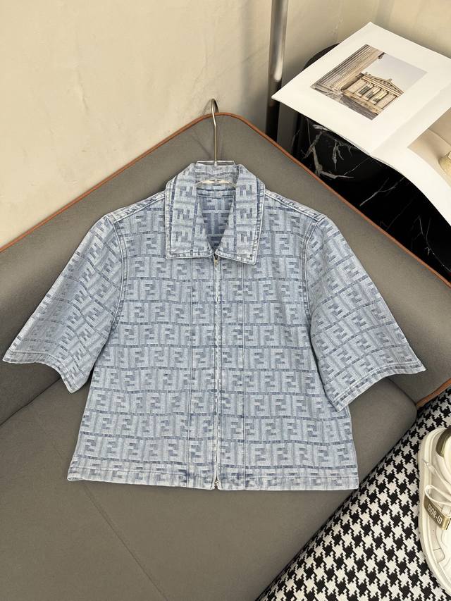 fend* Ss25新款短袖衬衫 双F提花牛仔面料装饰 宽松版型 单色三码Sml