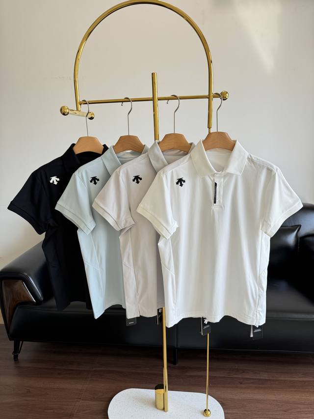 descente迪桑特 男士Polo衫 男士Polo它来了 上身超级舒服，男士搭配良品 兼具简约功能.舒适性强.既运动又休闲.适合多种场合多种年龄段人士穿着.