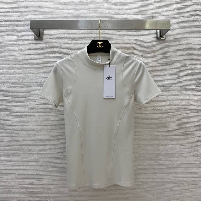 款号G25051254 Aloyoga新款高端定制 字母Logo小布标贴布装饰弹力肌底纹理拼接运动风修身显瘦Pt恤P！米色、黑色、 M码：胸围74，袖长15，衣