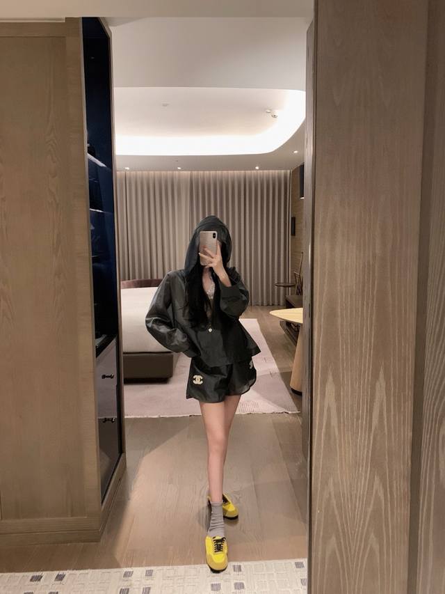 套装小香中古连帽外套短裤套装～～天丝麻棉。Sml
