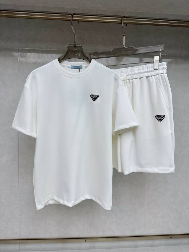 普拉达 2025Ss春夏新款短袖套装，男女同款。上身效果超赞，码数 M-3Xl