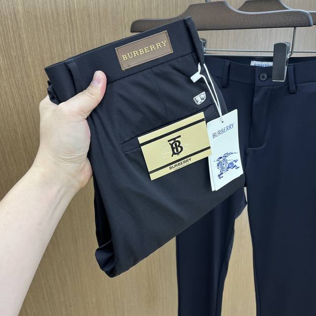 bbr 2610Ss春夏新品，官网同步有售，男士高端商务休闲西裤，高端进口面料，带弹力，后面采用硅胶字母压胶，五搭配，即经典又时尚，合体裁缝，上身效果无约束感