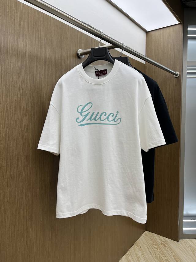 guc Ss夏装新品 专柜在售 最新系列图案Logo短袖T恤 必须人手一件的节奏！ 进口顶极精梳棉面料，极为亲肤舒适 摸上去非常的细腻，质感很好，完美体现立体感