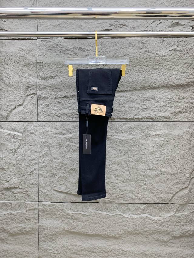 阿玛尼 新品 高端独家发售 25Ss四季款超燃炸街系列之最牛仔裤 独家隆重推出 原版定制高端品质面料 定制五金版型修身剪裁 面料带弹力 微弹上身舒适度超高 必爆