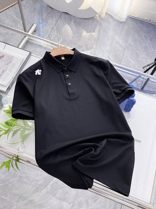 迪桑特25Ss新款春夏短袖翻领T恤Polo，最高版本客供定制高端朱地面料简单时尚款，拼色螺纹超级好看！经典Logo简单大方的款式！满满的高级感，四季可穿。简欧风