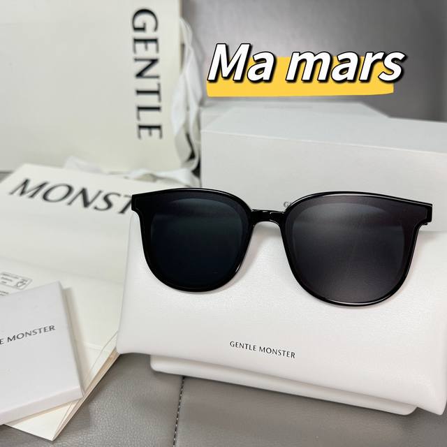 1:1顶级版本 货号 Jh282821 型号: Mamars gm作为时尚弄潮儿 Mamars系列墨镜自然是出街必备 它不仅遮阳防晒 还能装酷耍帅 果然是穿搭中