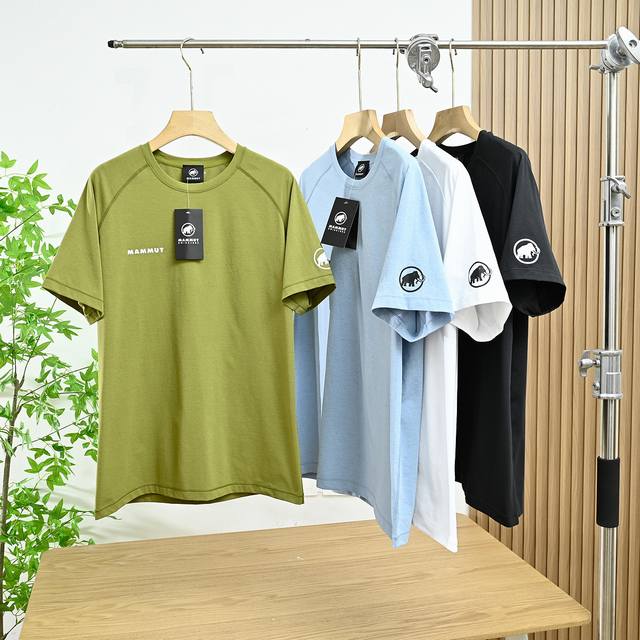 上新 米 款号 86361# mammut 猛犸象 基础简约立体硅胶Logo高弹速干圆领短袖T恤 精选高弹速干面料 触感丝滑细腻 兼具透气性与快干特性 让肌肤时