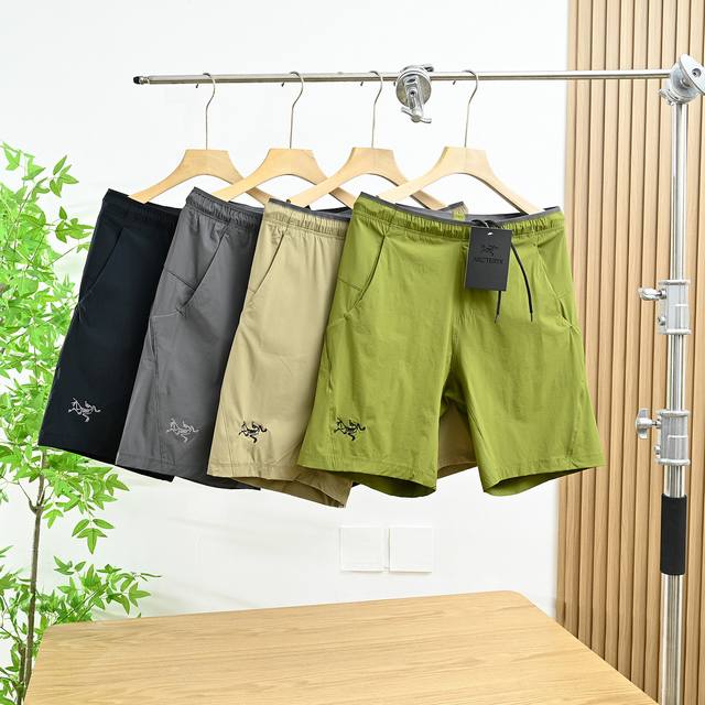 上新 米 款号 814921# arc'teryx 始祖鸟2025夏季男士刺绣梭织速干短裤 面料辅料全是原版1:1复刻 商务休闲完美走起 好货来的有点迟 拿到手