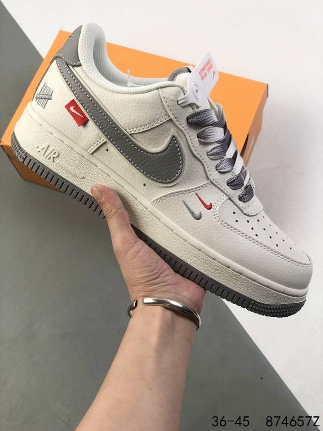 公司级带半码 耐克Nike Air Force 1 Low 空军一号 联名款 低帮百搭休闲运动板鞋 柔软 弹性十足的缓震性能和出色的中底设计 横跨复古与现代的外