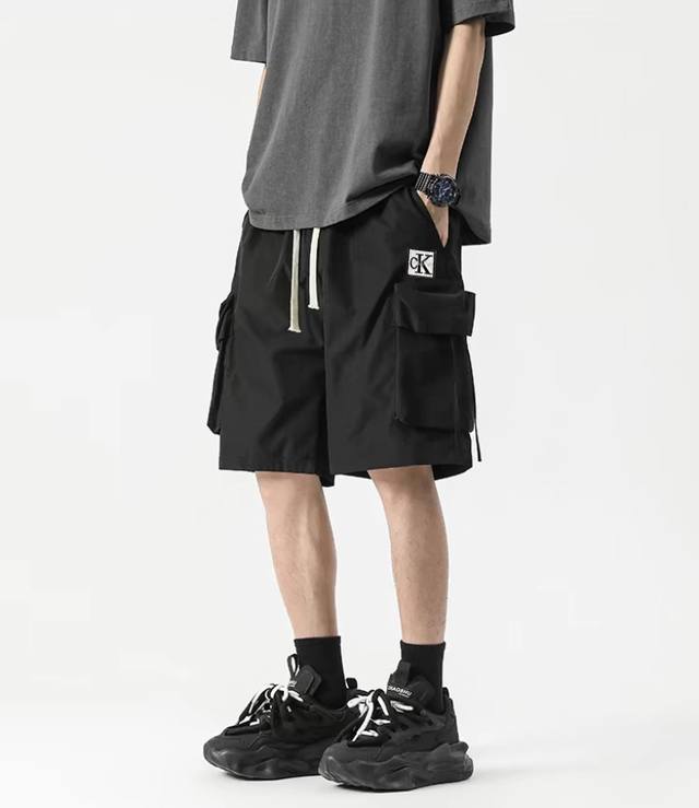 calvin Klein Ck 夏季抽绳松紧工装复古宽松情侣百搭阔腿五分裤 odm 公司货渠道25 夏季新品 很有设计感的一款机能风工装短裤 定织的高密耐磨四面