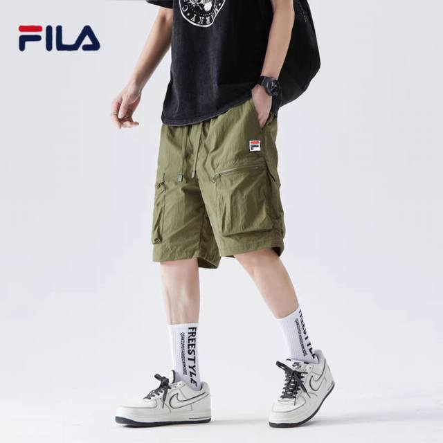 fila 斐乐 夏季新款户外运动休闲宽松工装短裤 高性价比款 优选高支数面料 防泼水效果 丝毫不影响透气 更耐磨防撕裂宽松的工装风格 松紧腰配卡扣腰带双侧的斜插